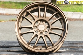 Диск литой Volk Racing RE30 R15*7.0 5*100 ET +30 ЦО 73,1мм (D258)